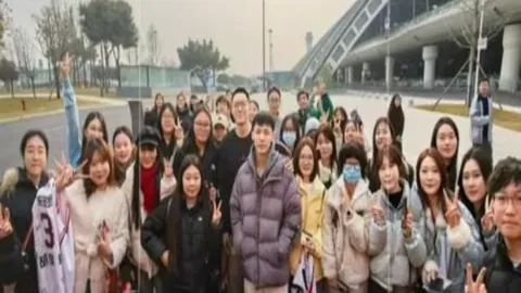 弗林蓬球队末段失球惋惜；错失良机多