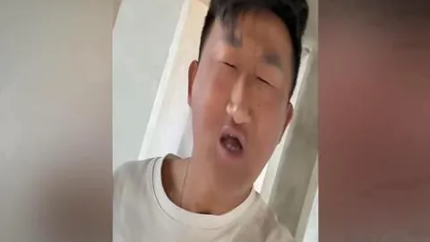 “袁悦联手张帅夺冠，网球赛精彩落幕”